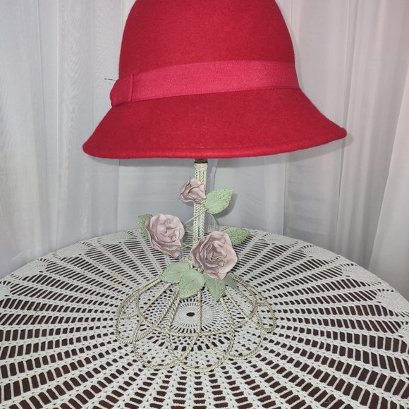 Croft & Barrow Red Cloche hat  100% wool Inner band is 22" - Picture 6 of 9